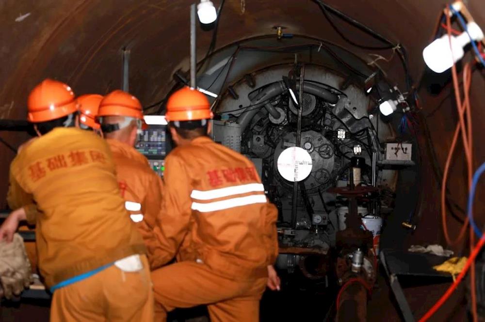 82d03840a5164f96a9e8000485ad8072.jpg 82d03840a5164f96a9e8000485ad8072.jpg